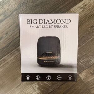 BIG DIAMOND Smart LED Bluetooth Speaker - Black with Gold Tone Accent